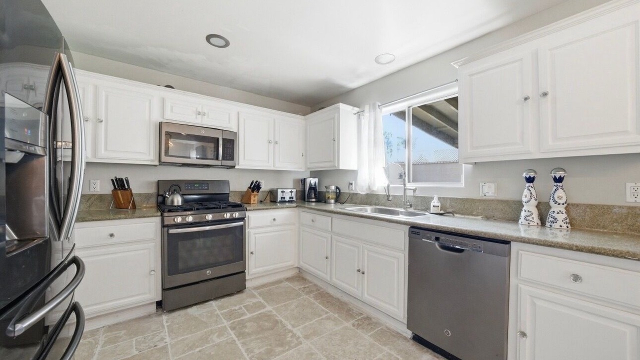 Photo of Kitchen in Lomita