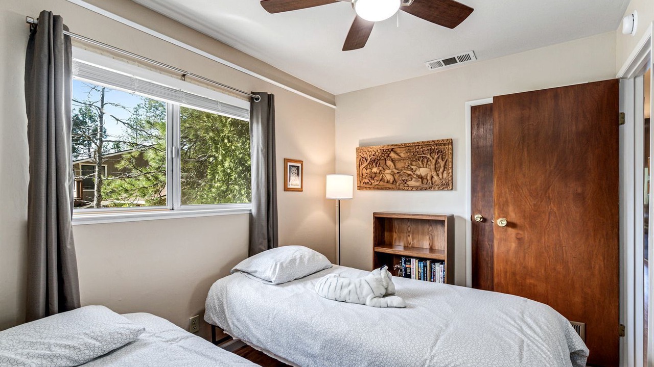 Photo of Bedroom in Groveland