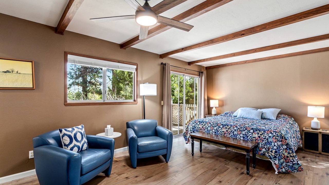 Photo of Bedroom in Groveland
