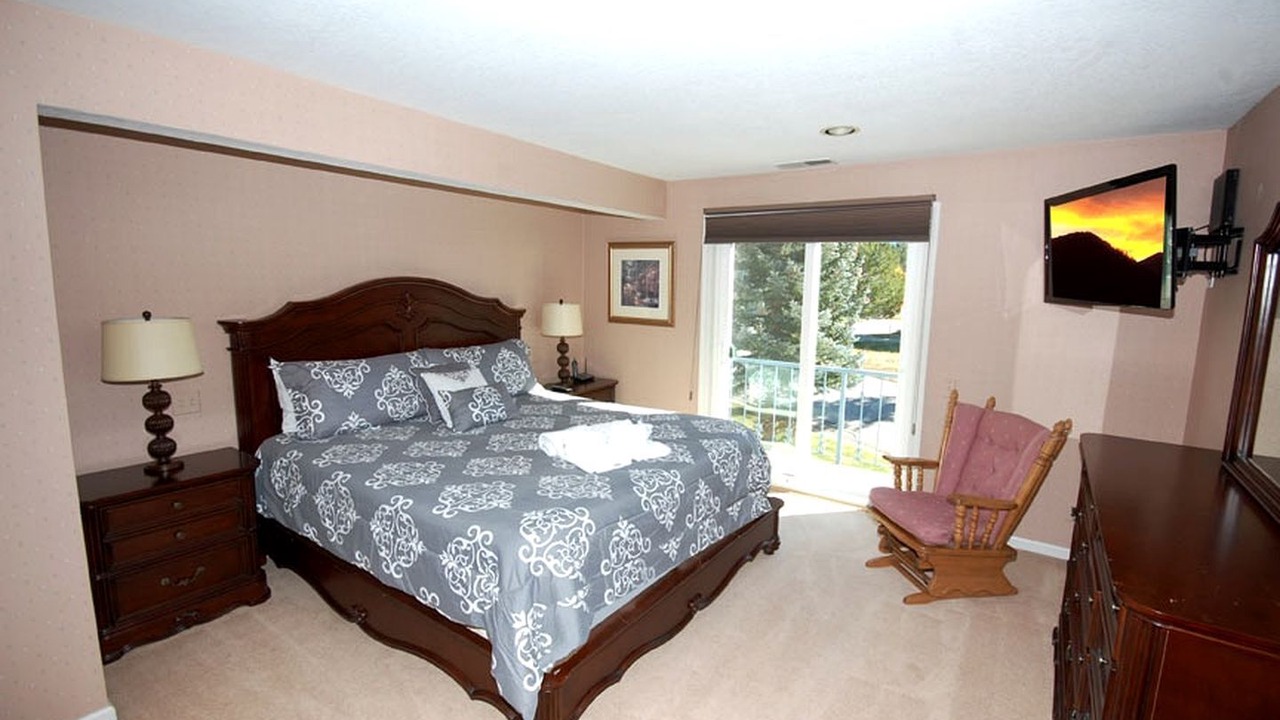 Photo of Bedroom in Tahoe Keys