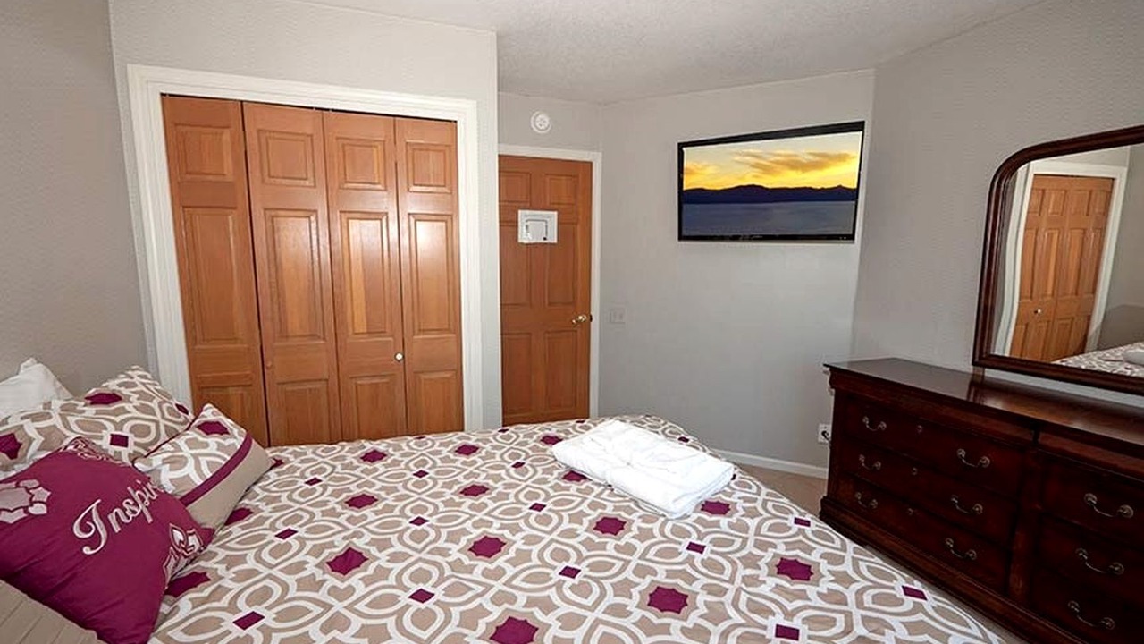 Photo of Bedroom in Tahoe Keys