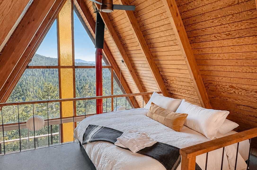 Photo of Bedroom in Idyllwild