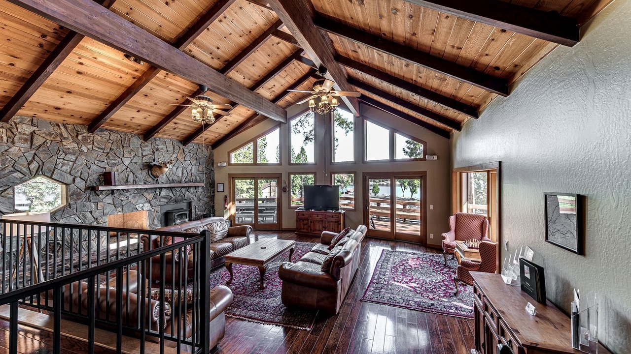 Photo of Livingroom in Groveland