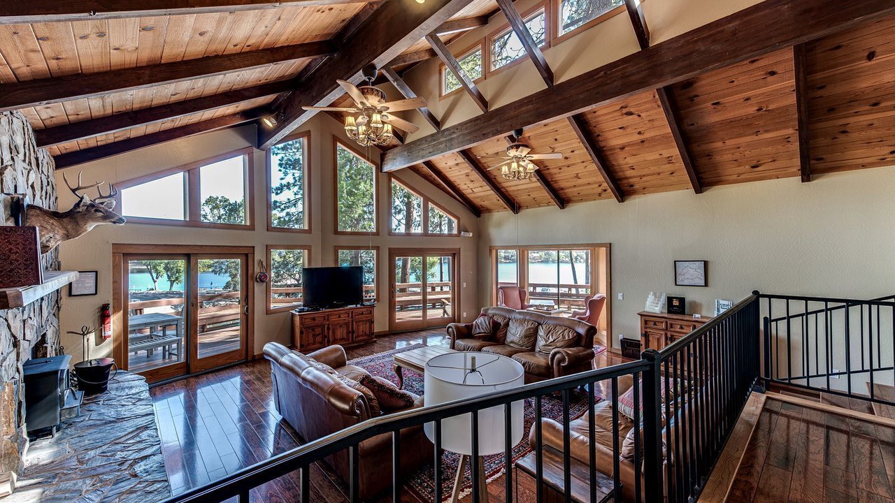 Photo of Livingroom in Groveland