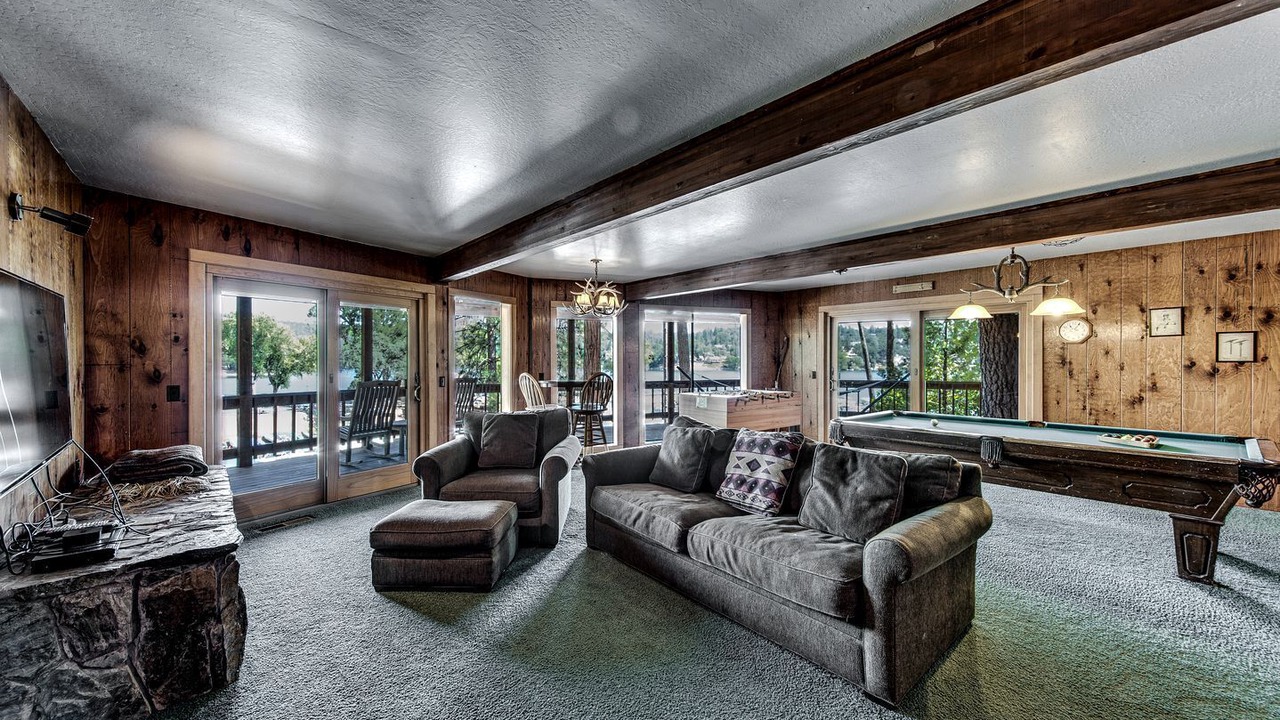 Photo of Livingroom in Groveland