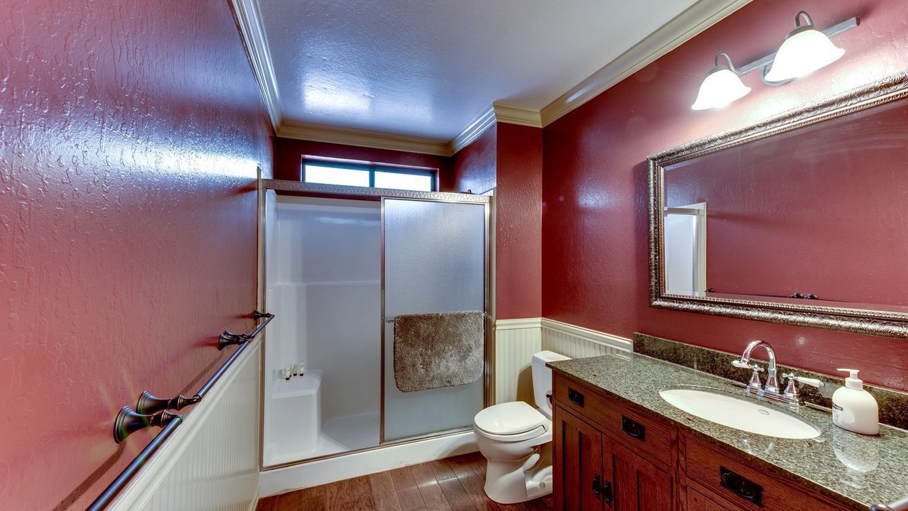 Photo of Bathroom in Groveland