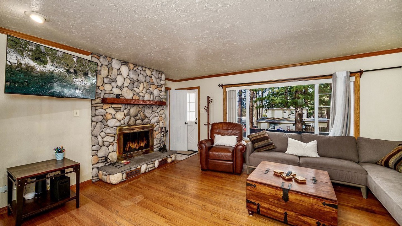 Photo of Livingroom in Sierra Tract