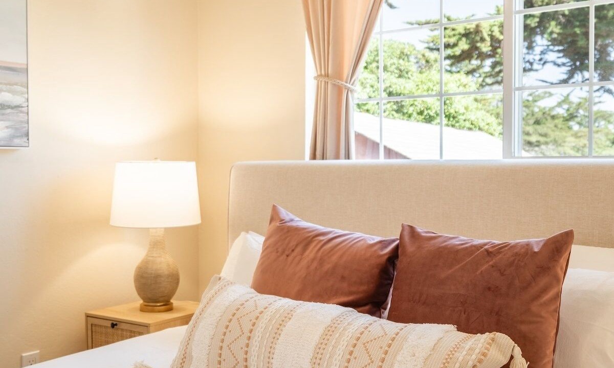 Photo of Bedroom in Del Rey Oaks