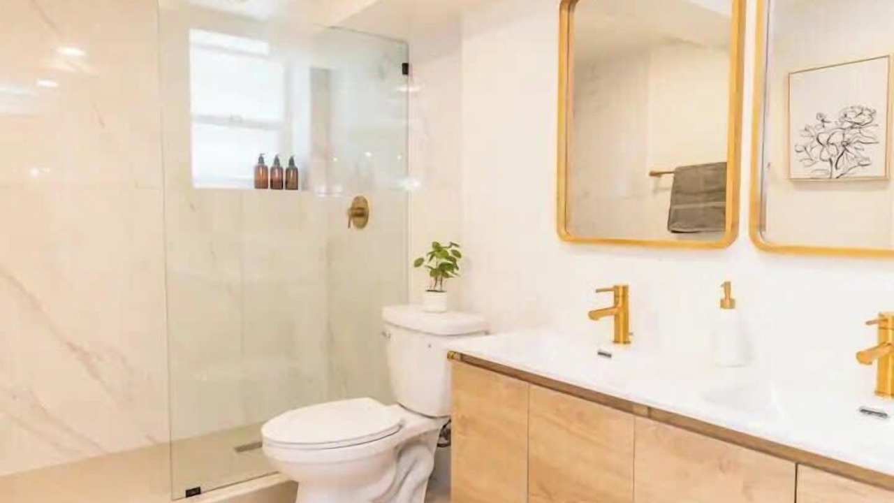 Photo of Bathroom in Little Italy