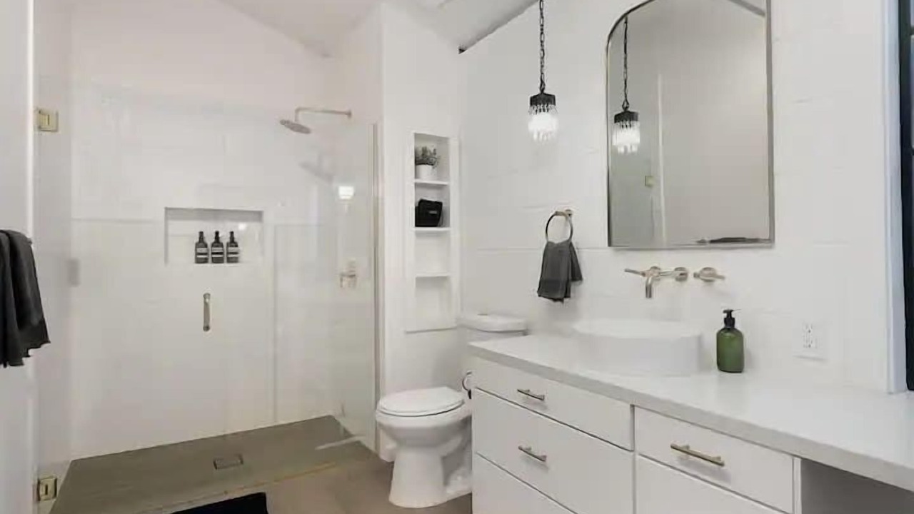 Photo of Bathroom in Little Italy