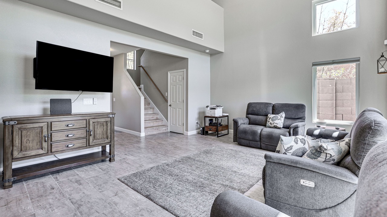 Photo of Livingroom in South Mountain