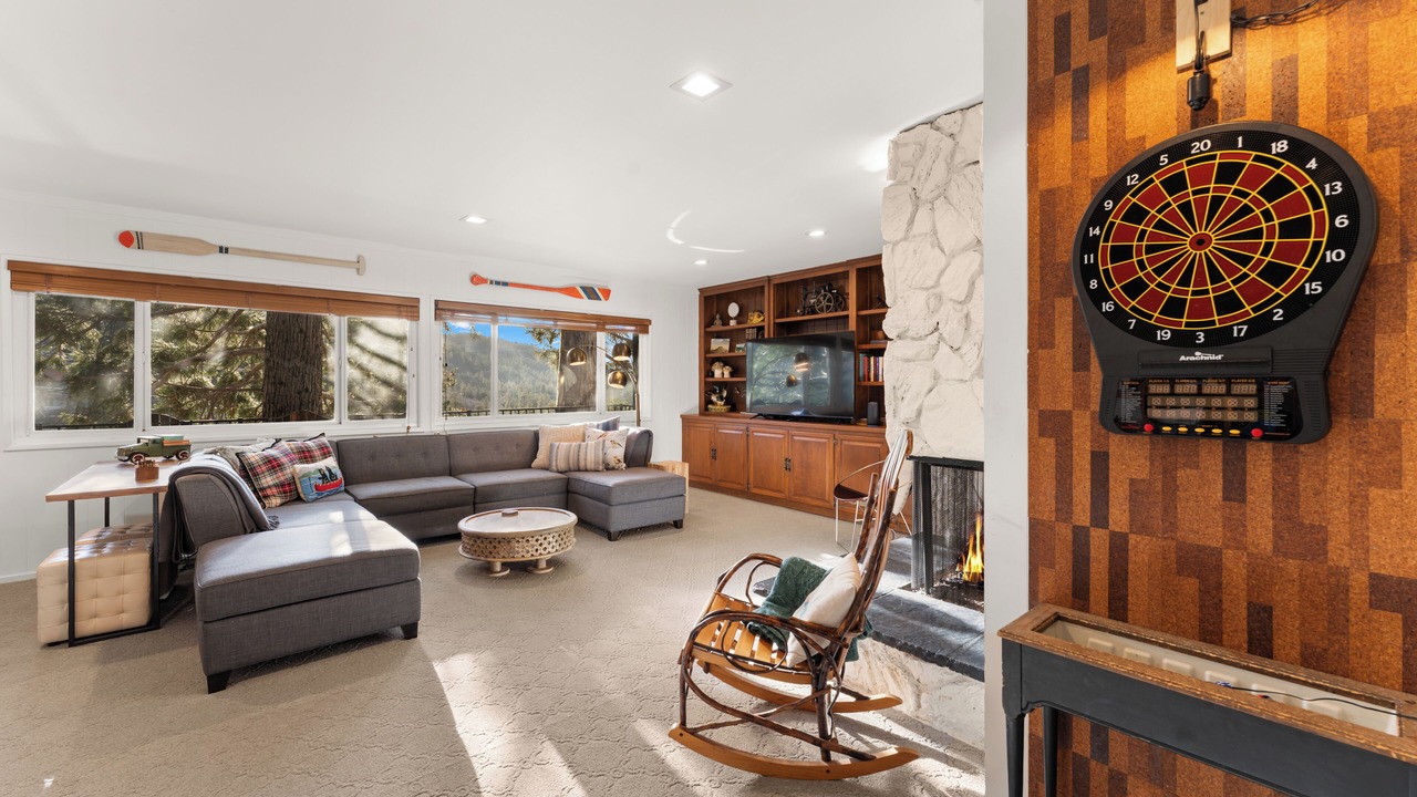 Photo of Livingroom in Crestline