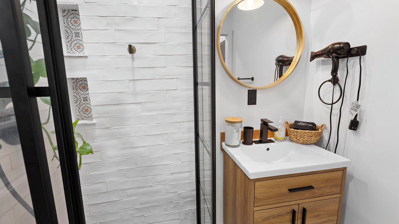 Photo of Bathroom in Downtown Los Angeles