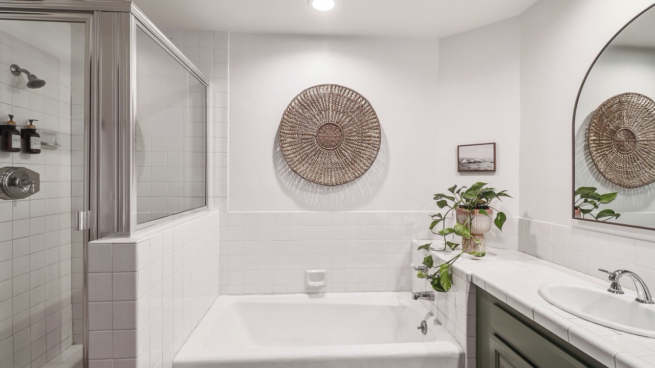 Photo of Bathroom in Avalon