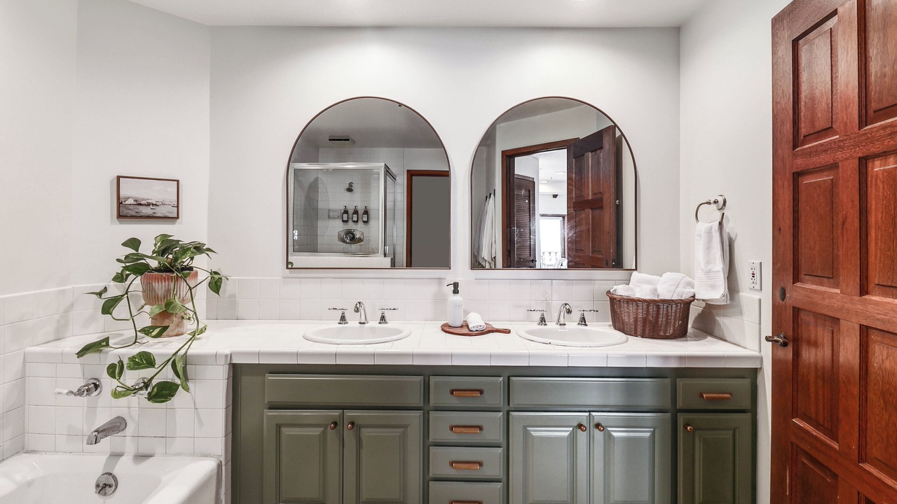 Photo of Bathroom in Avalon