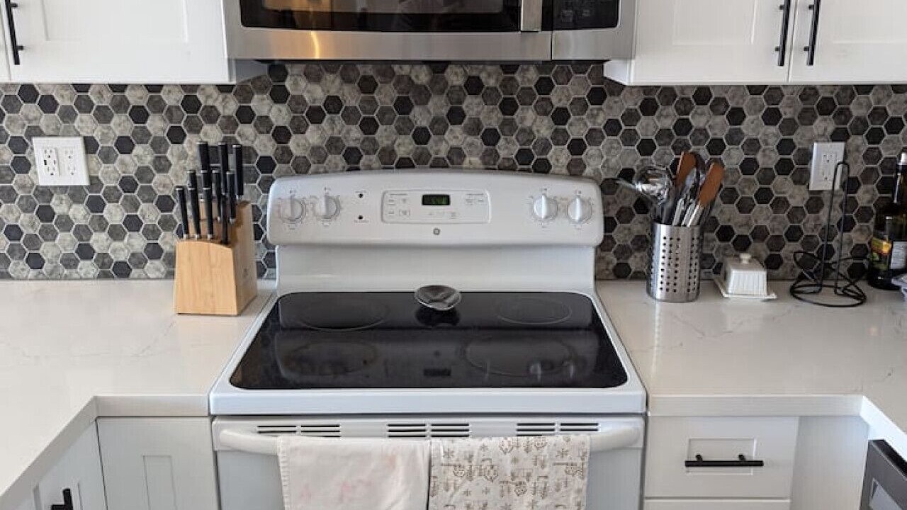 Photo of Kitchen in Oakland Ave - Harrison St
