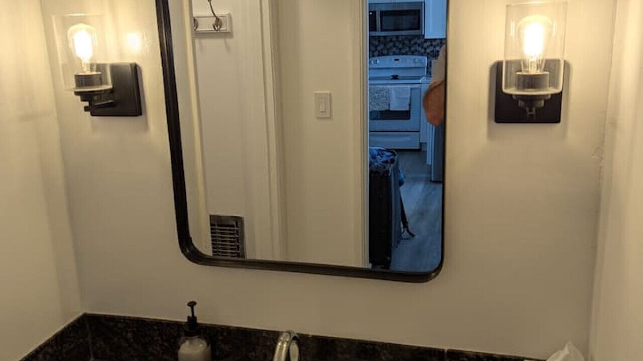 Photo of Bathroom in Oakland Ave - Harrison St