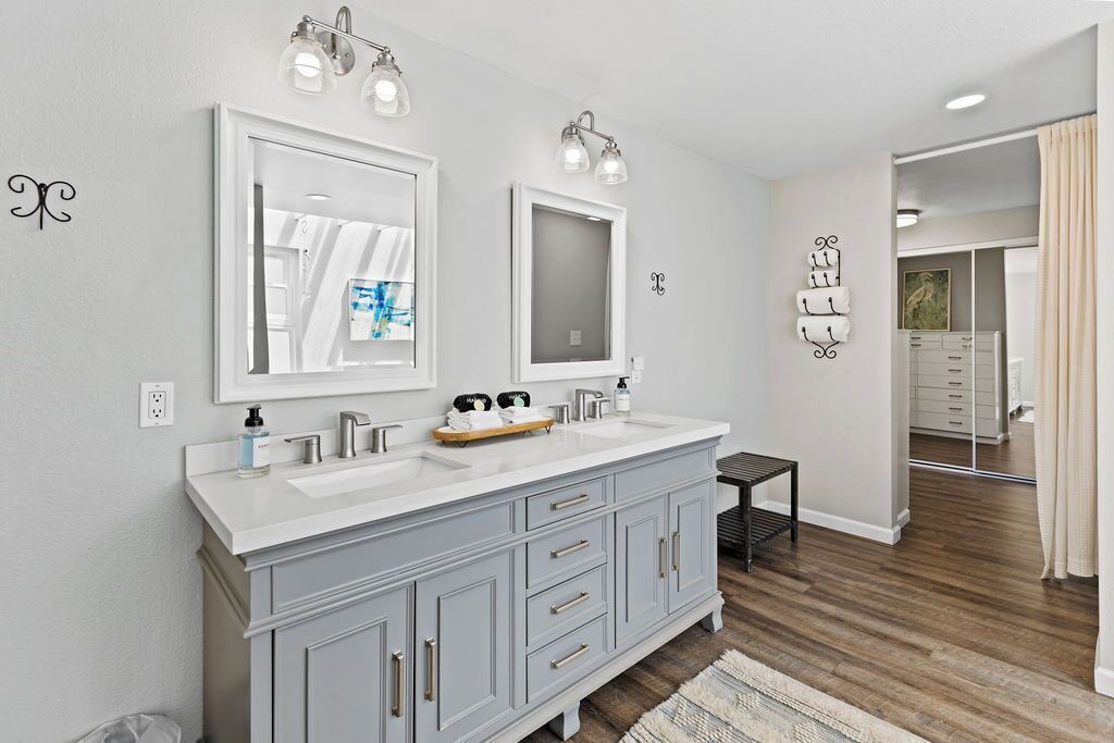 Photo of Bathroom in Central Mission Beach