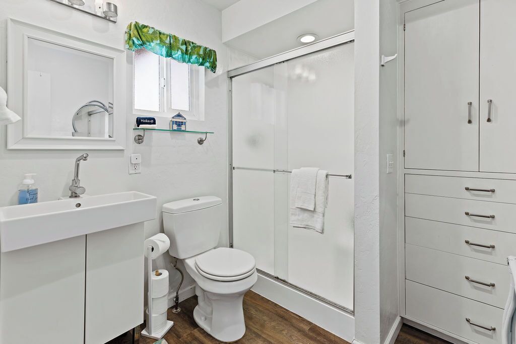 Photo of Bathroom in Central Mission Beach