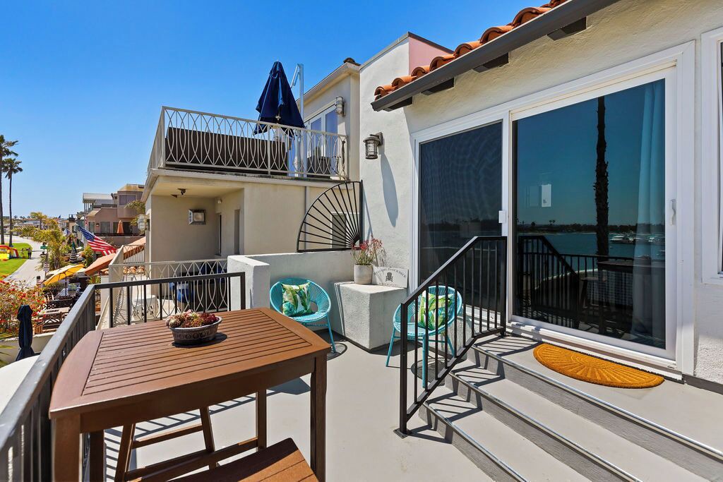 Photo of Patio Balcony in Central Mission Beach