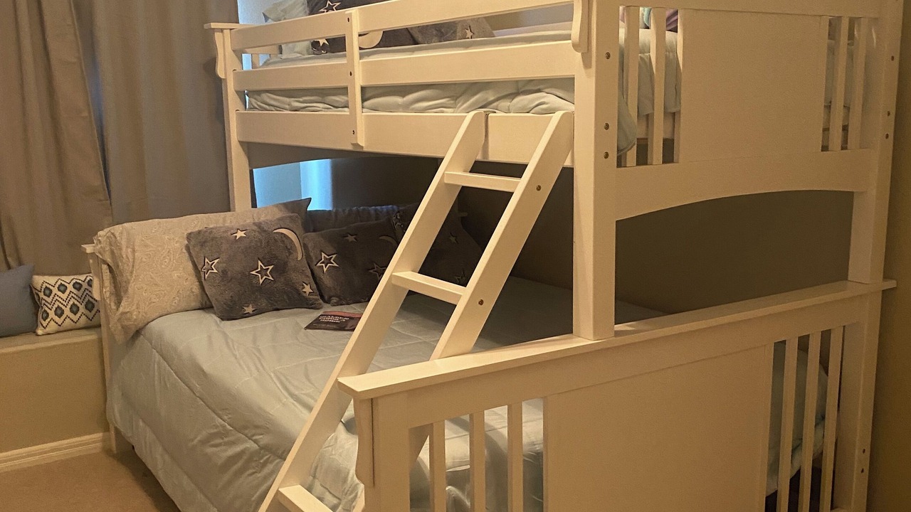 Photo of Bedroom in Needles