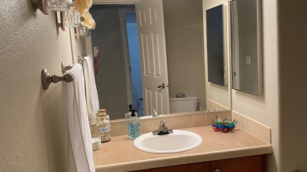 Photo of Bathroom in Needles