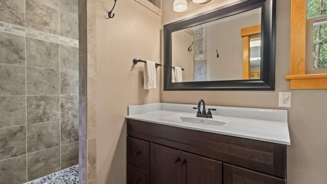 Photo of Bathroom in Tuolumne County