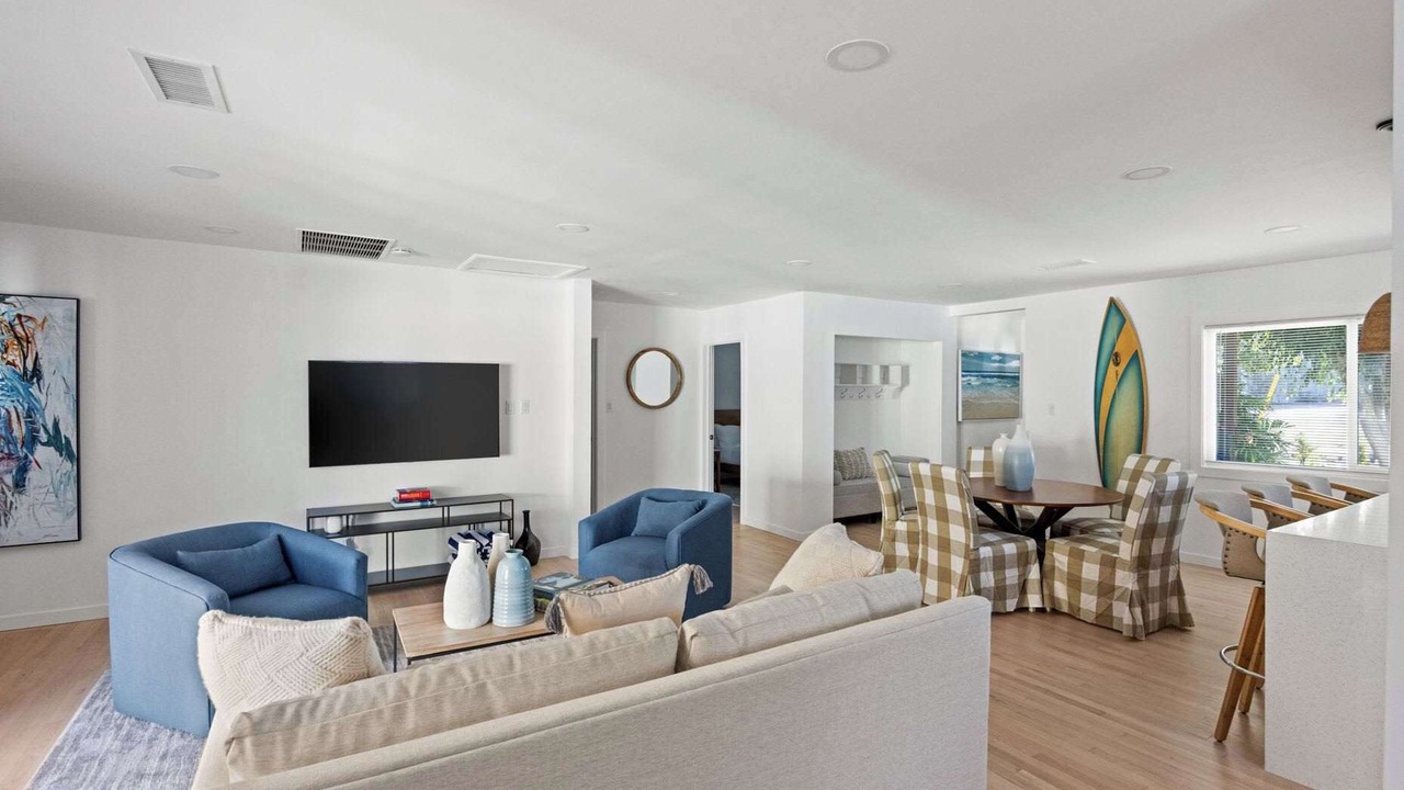 Photo of Livingroom in Del Rey