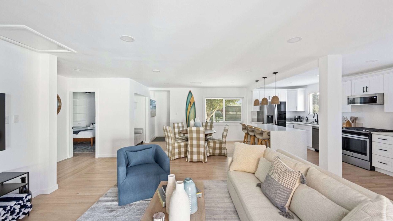 Photo of Livingroom in Del Rey
