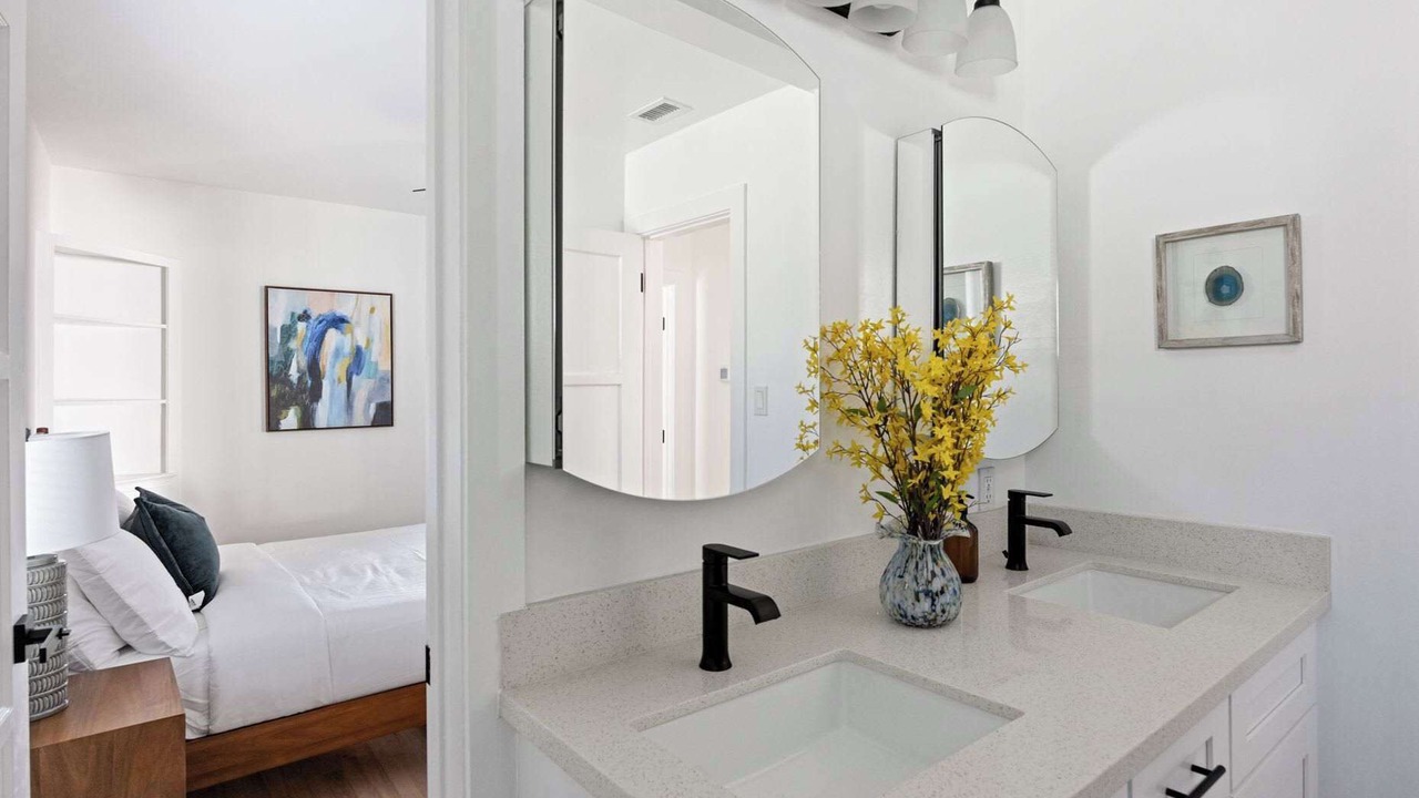 Photo of Bedroom in Del Rey