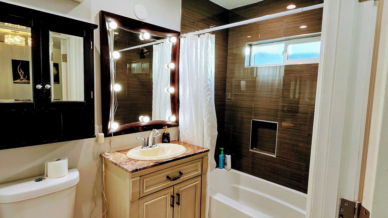 Photo of Bathroom in Reseda