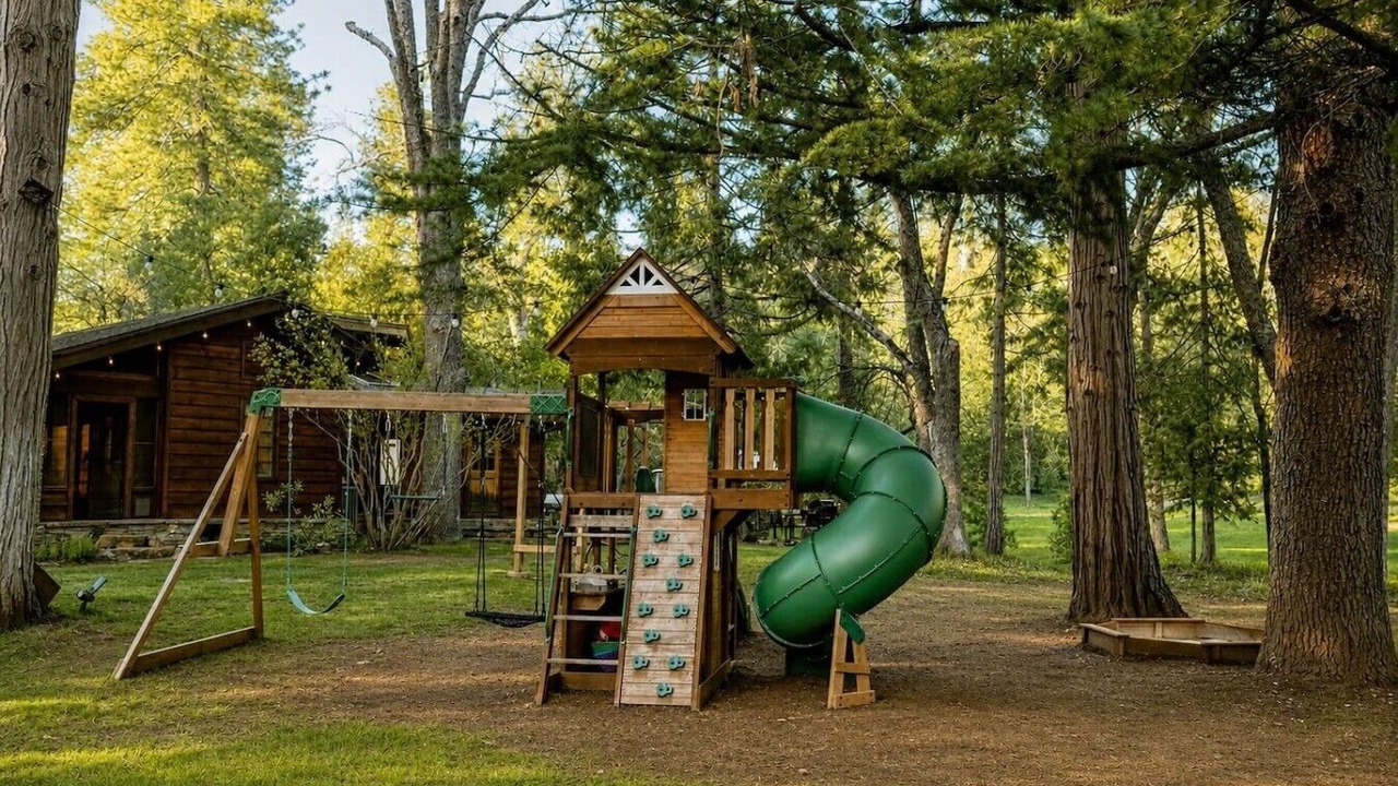 Photo of Others in Mariposa