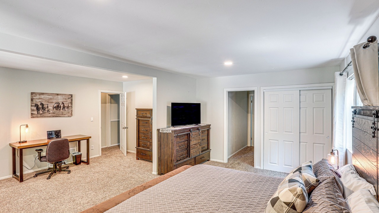 Photo of Bedroom in Crestline