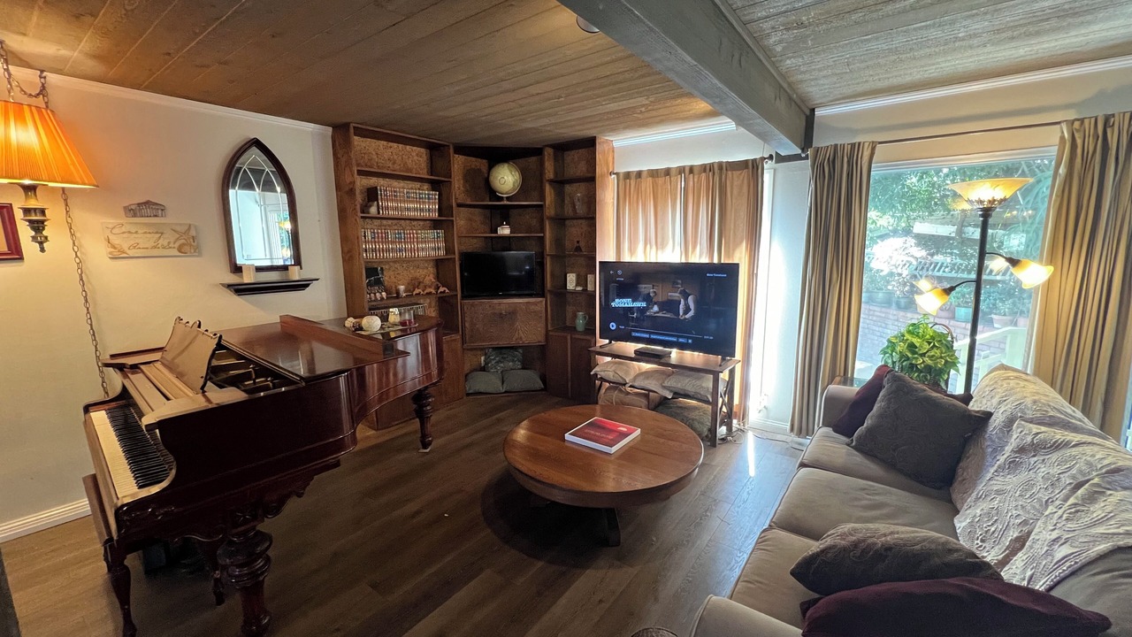 Photo of Livingroom in Avalon
