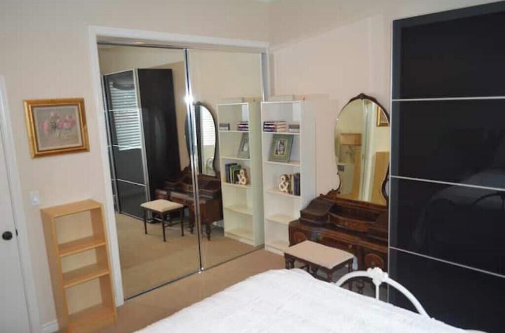 Photo of Bedroom in Burbank