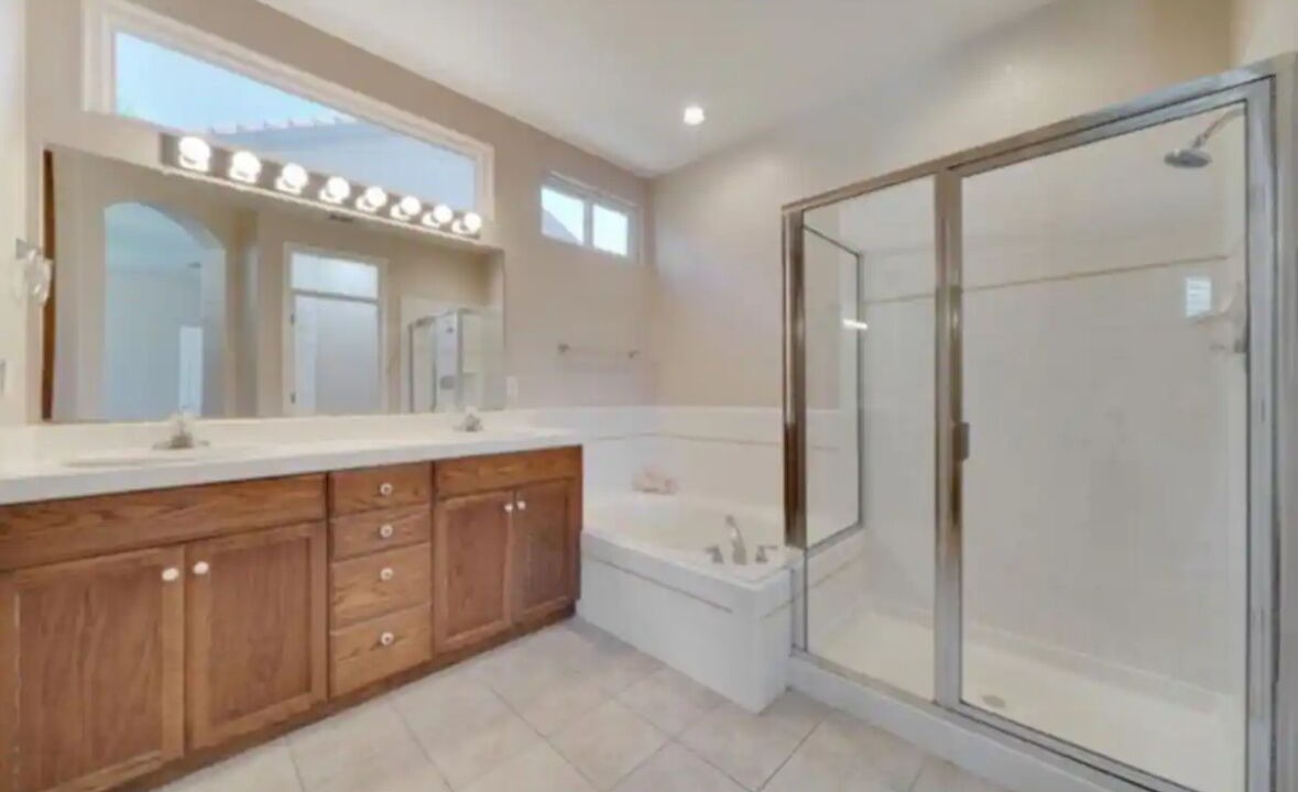Photo of Bathroom in Ione