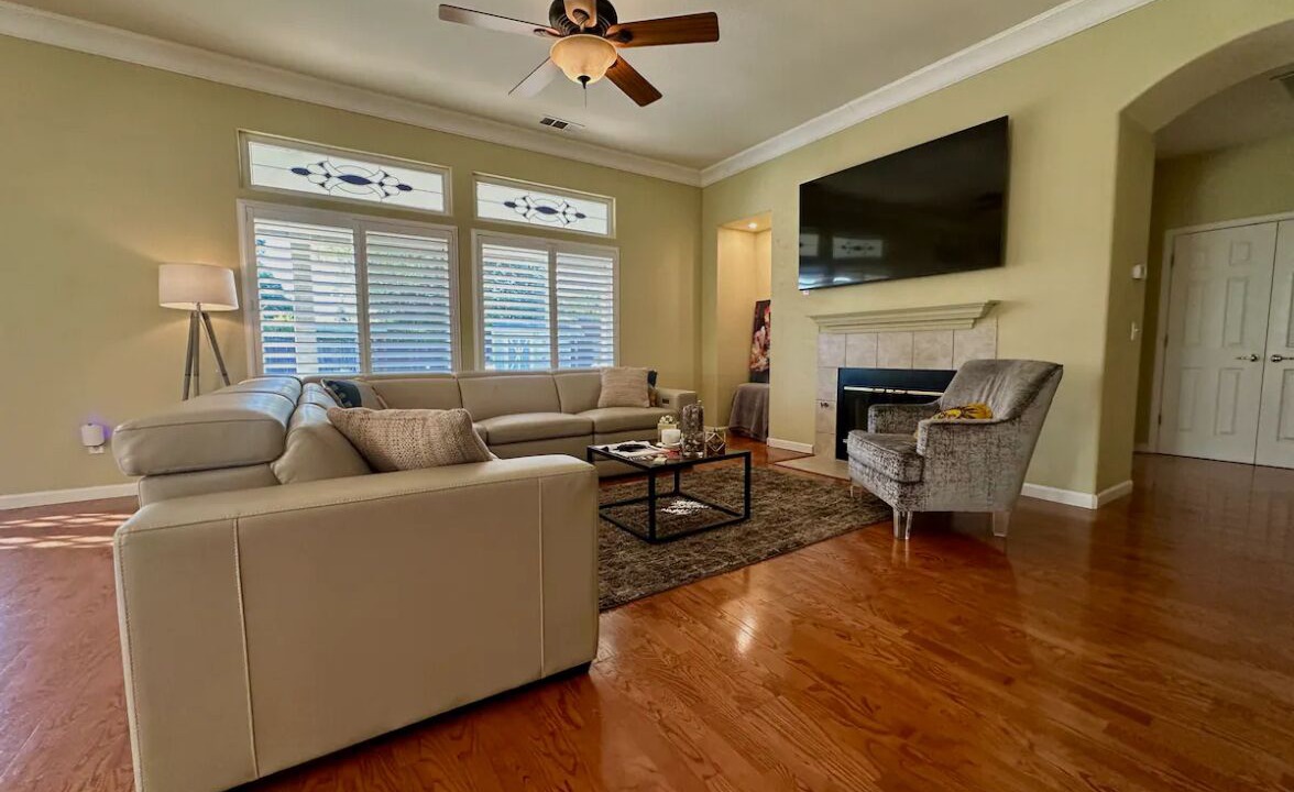Photo of Livingroom in Ione