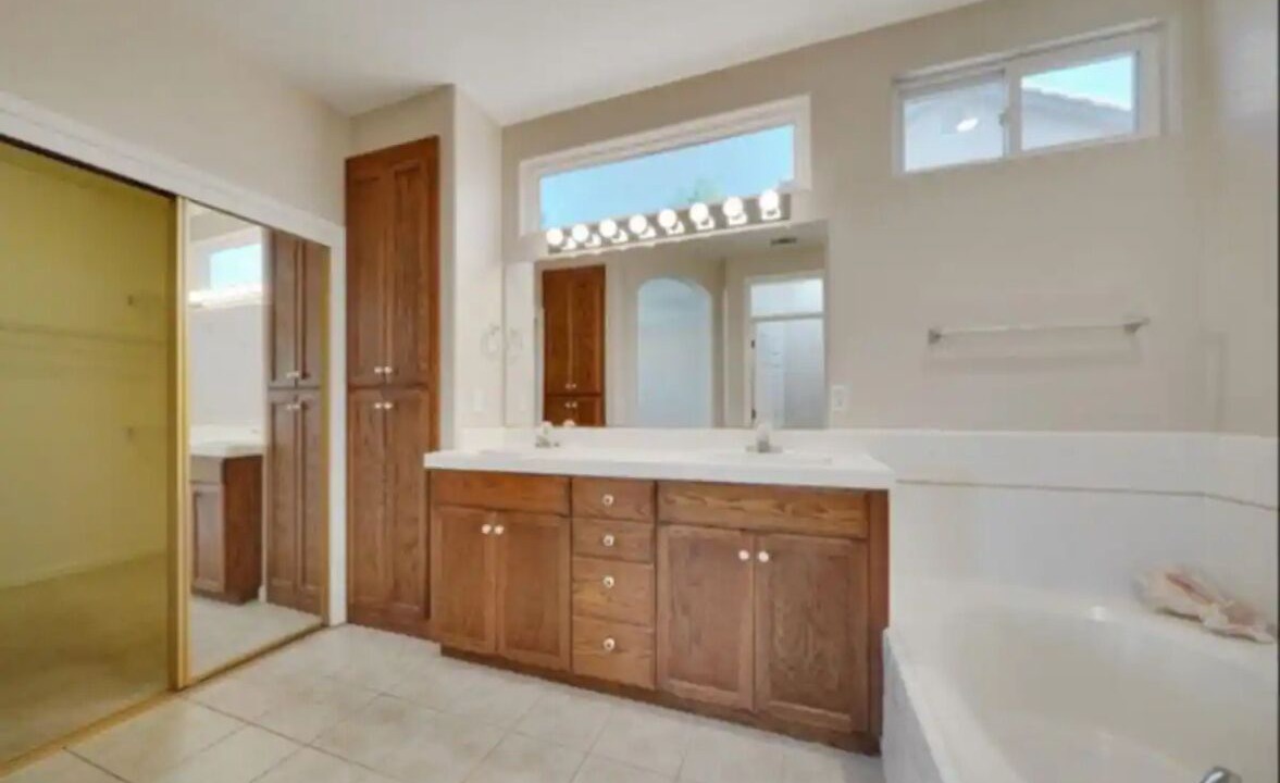 Photo of Bathroom in Ione