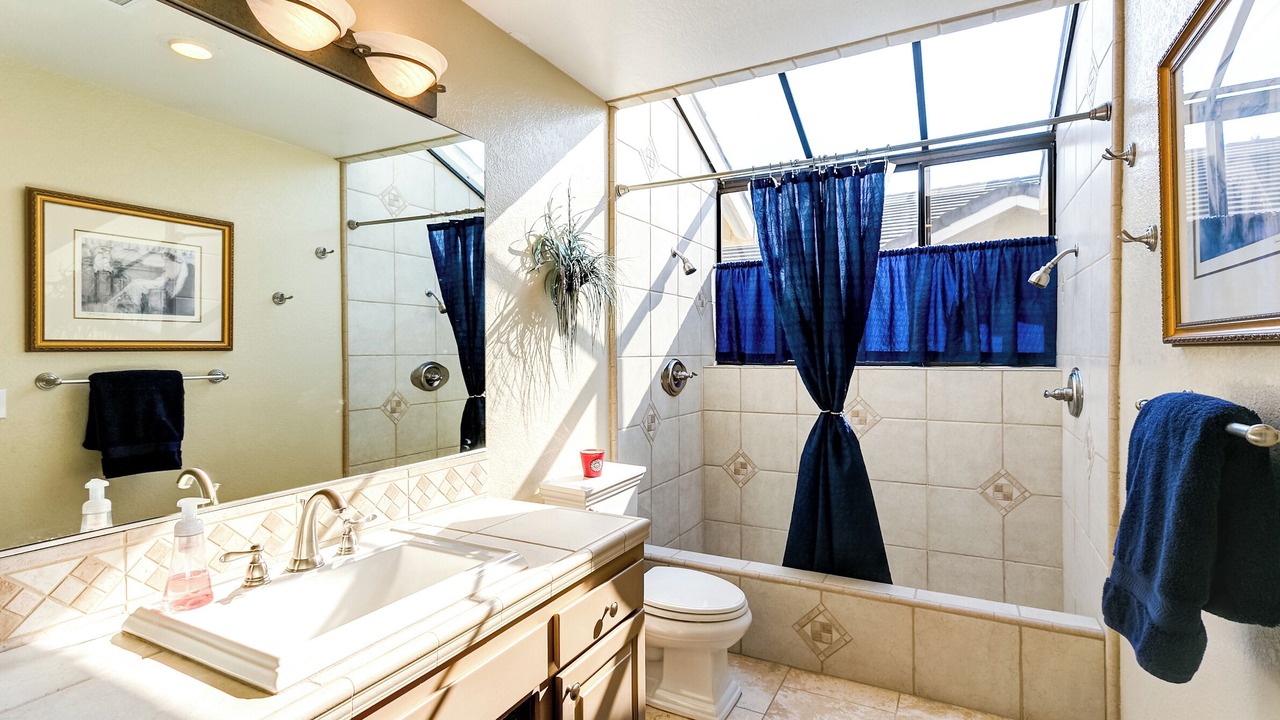 Photo of Bathroom in Discovery Bay