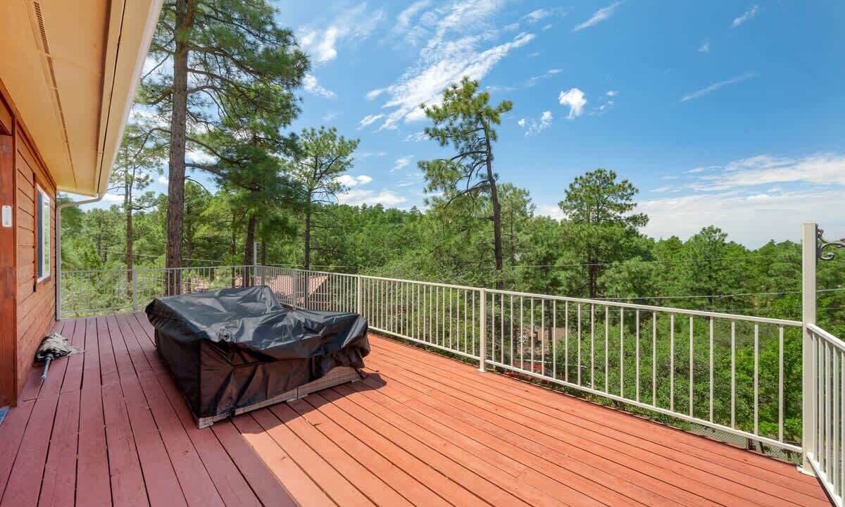 Photo of Patio Balcony in Highland Pines