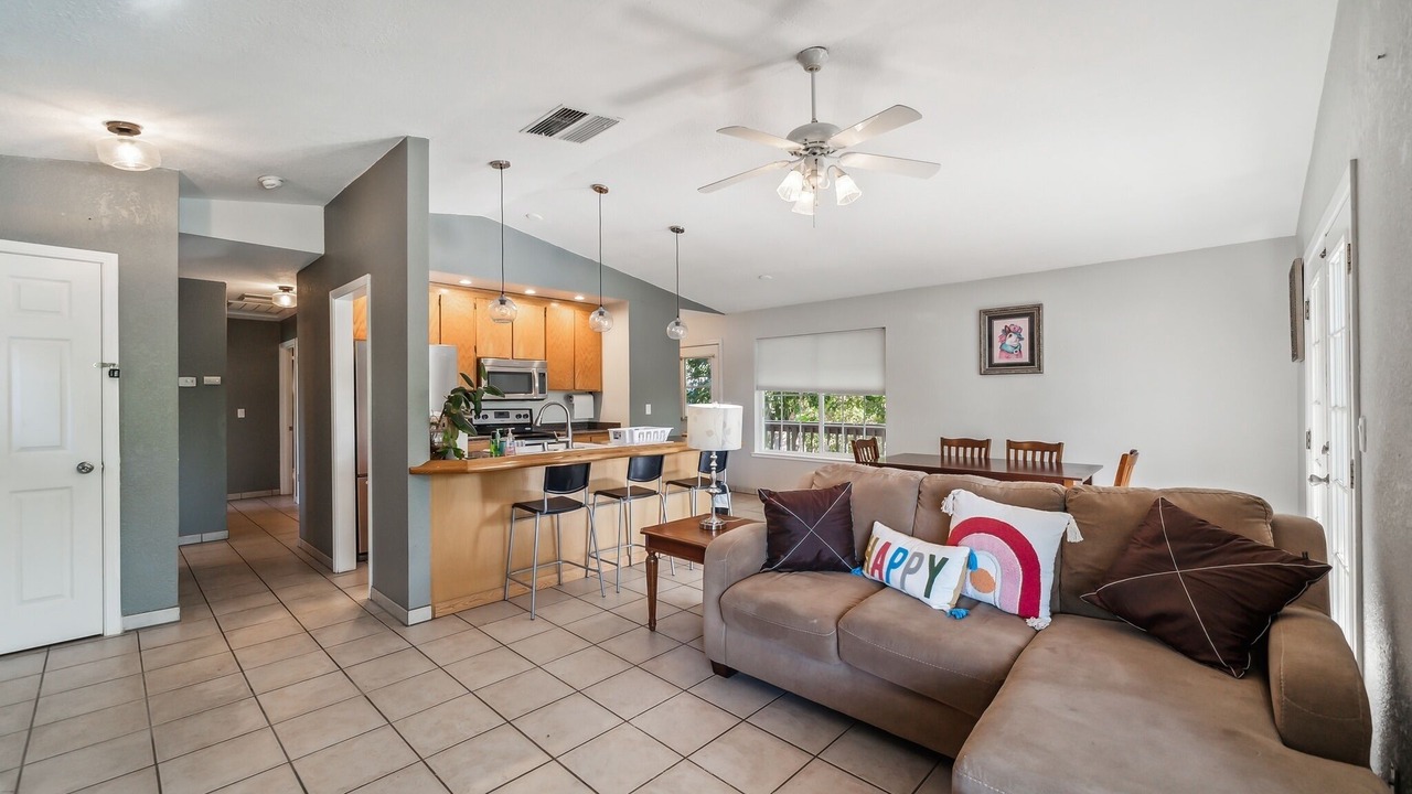 Photo of Bedroom in Clearlake Park