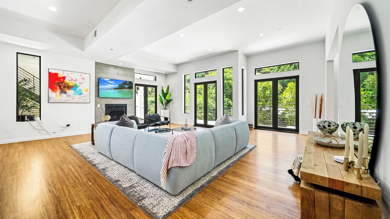 Photo of Livingroom in Beverly Hills