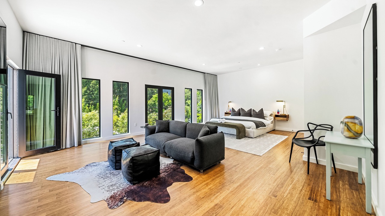 Photo of Livingroom in Beverly Hills