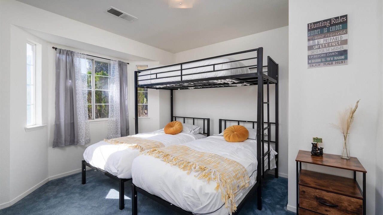 Photo of Bedroom in Coarsegold