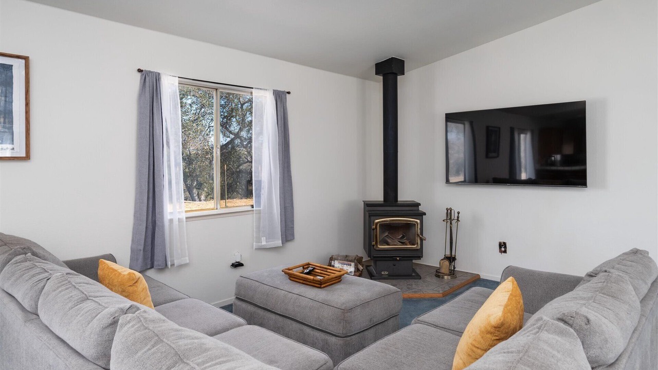 Photo of Livingroom in Coarsegold