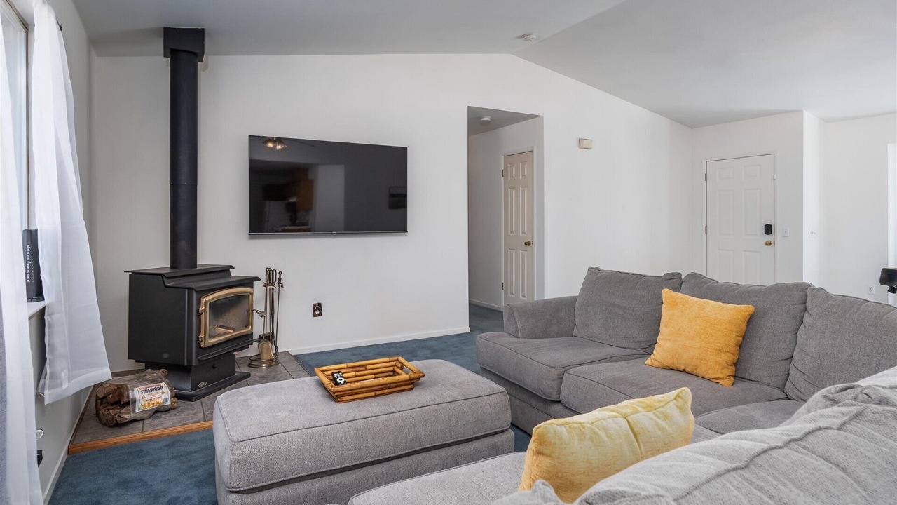 Photo of Livingroom in Coarsegold