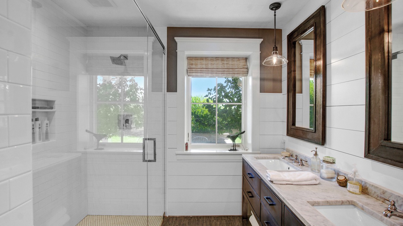 Photo of Bathroom in St. Helena