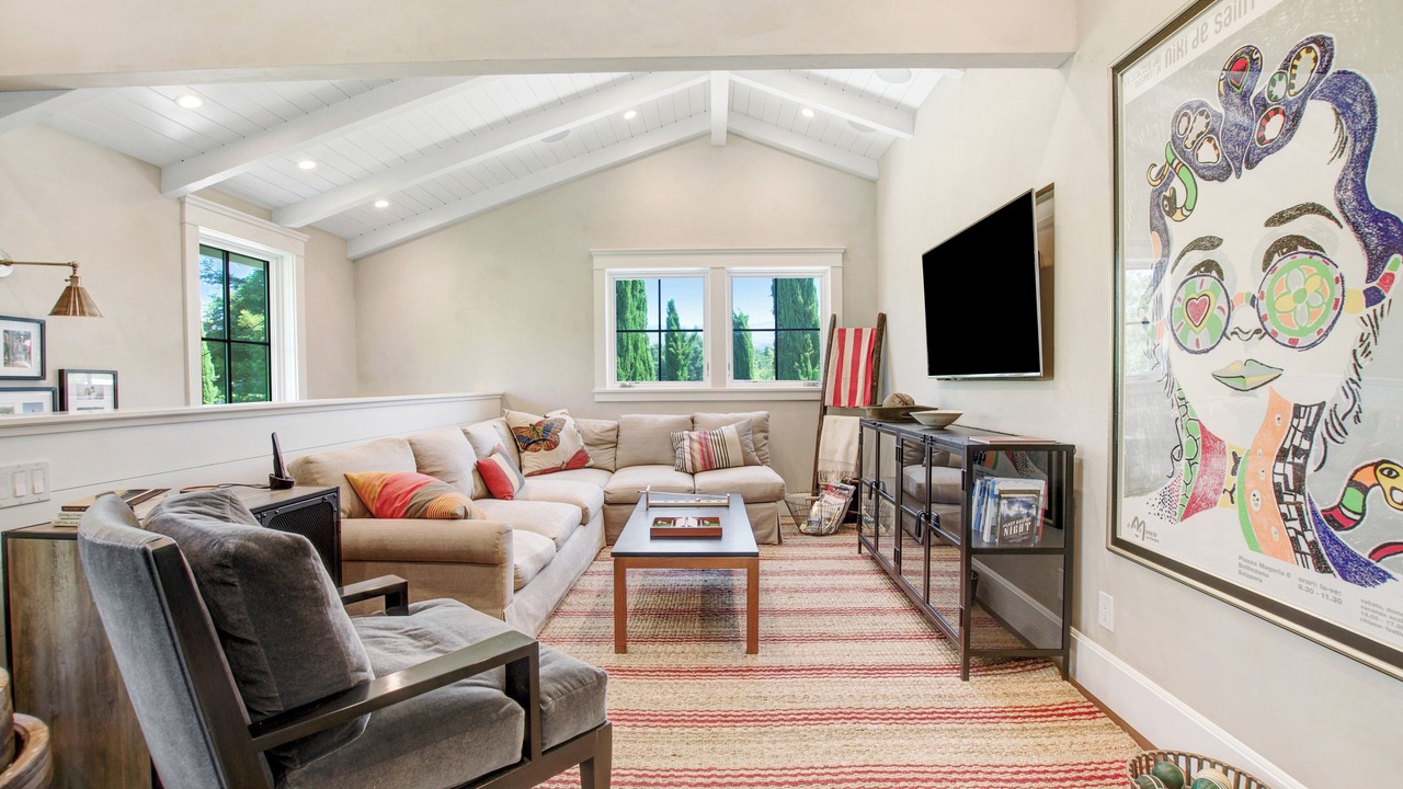 Photo of Livingroom in St. Helena