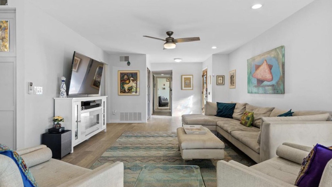 Photo of Livingroom in Del Mar Heights