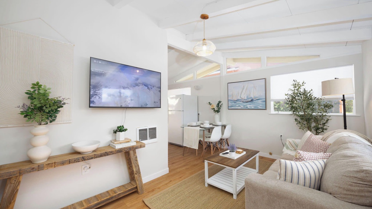 Photo of Livingroom in El Granada